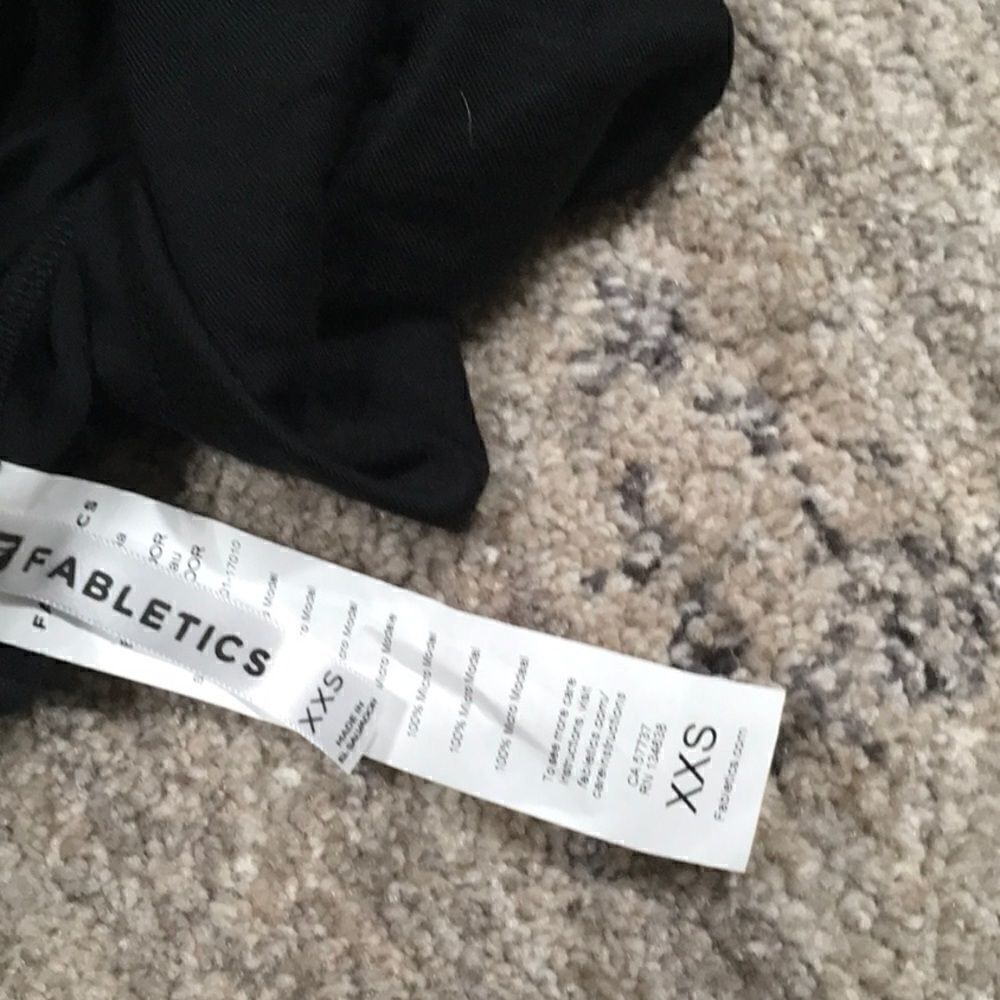 Fabletics athletic 2-way tee. small - Picture 5 of 6